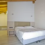 Di Otel