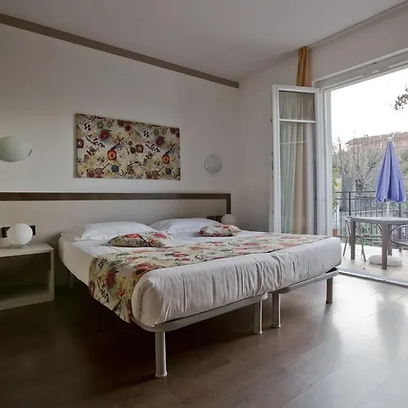 Di Hotel