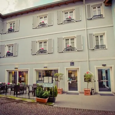 Di Hotell 4*